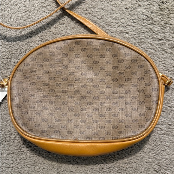 Gucci Excellent Condition Monogram Crossbody Bag - Picture 3 of 9